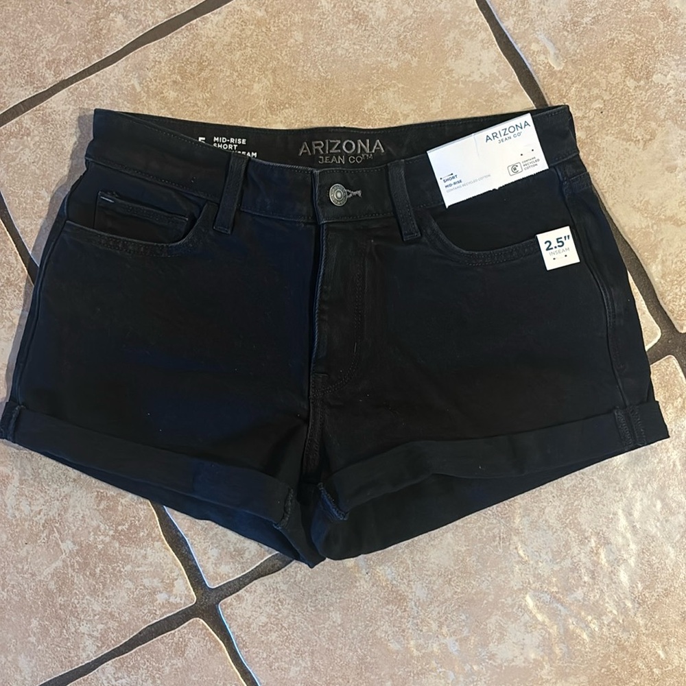 Women Black Jean shorts Arizona Jean Co. size 5(juniors). New